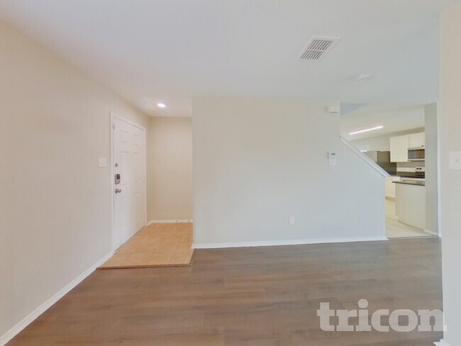 Building Photo - 1221 Dianthus Dr