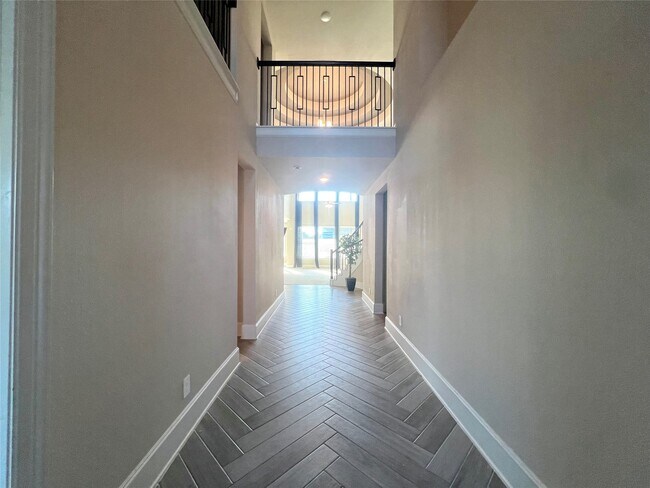 Foto del edificio - 15815 Sunlit Falls Dr