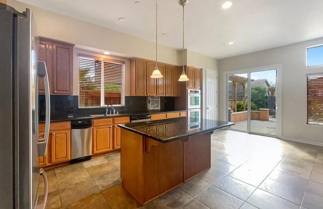 Building Photo - Large 4 Bedroom Home in Woodland