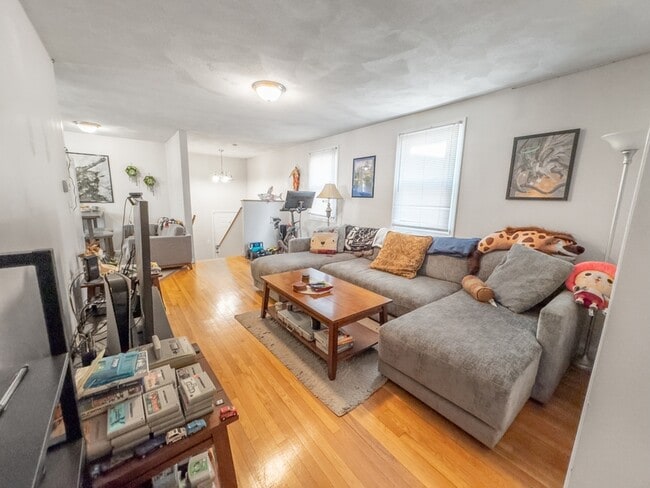 Photo - 28 Fisk Ave Apartment