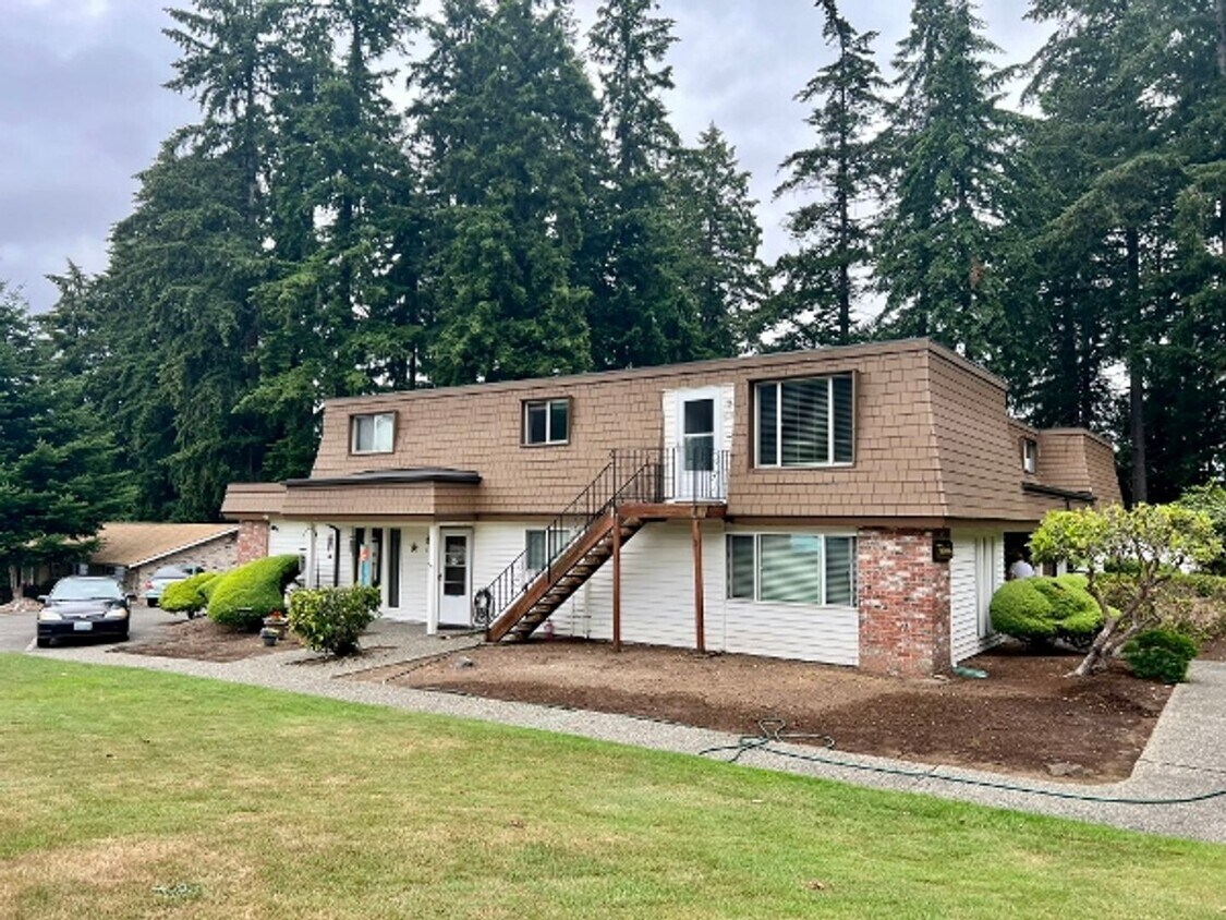 612 Midway Dr NE, Lacey, WA 98516 Townhome Rentals in Lacey WA