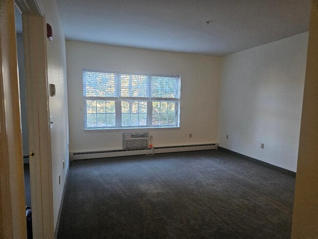 Living room - 486 Nashua St