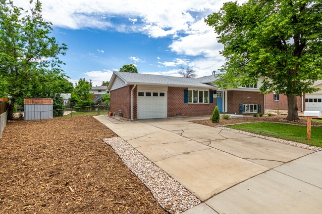 Building Photo - 1011 Yeager Dr