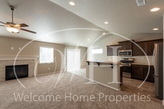 Building Photo - 537 SW Angelina Loop