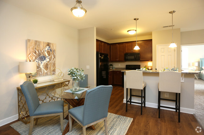 Comedor en Alexander Pointe Apartments en Mebane NC - Alexander Pointe Apartments