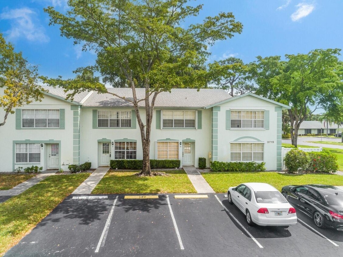 3715 Savoy Ln, West Palm Beach, FL 33417 Townhome Rentals in West
