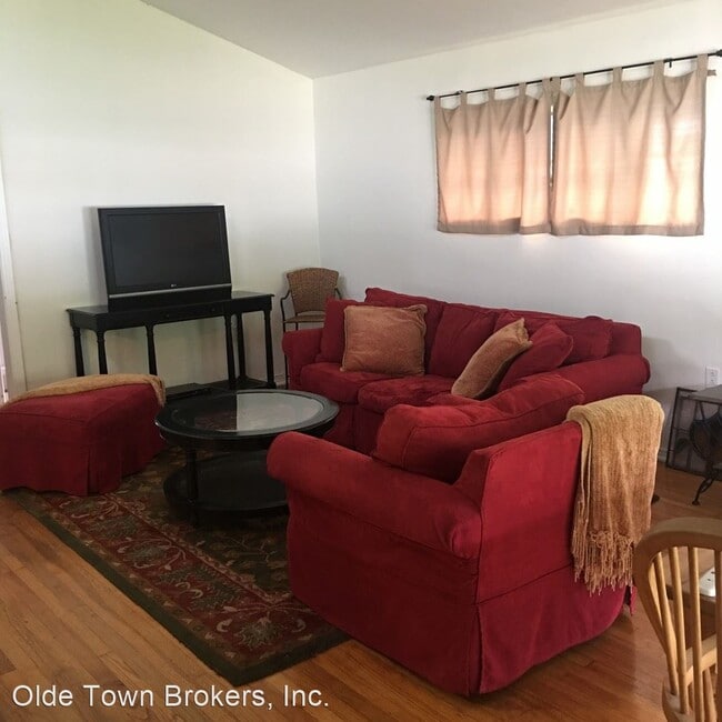Building Photo - 2 br, 1 bath House - 382 Dubsdread Cir.