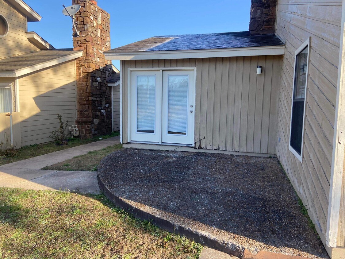 13831 Turnberry Ln, Siloam Springs, AR 72761 Townhome Rentals in