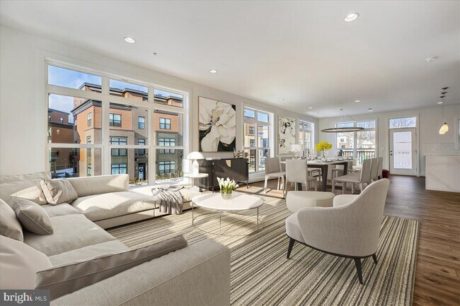 Building Photo - 3234 Royal Fern Pl