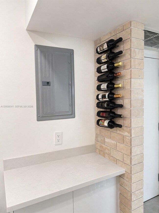 Foto del edificio - 3731 N Country Club Dr