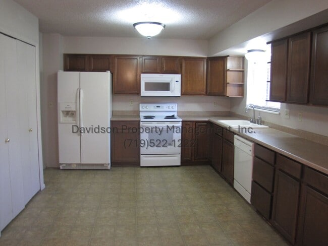 Building Photo - Charming 4-Bedroom House in Northeast Colo...