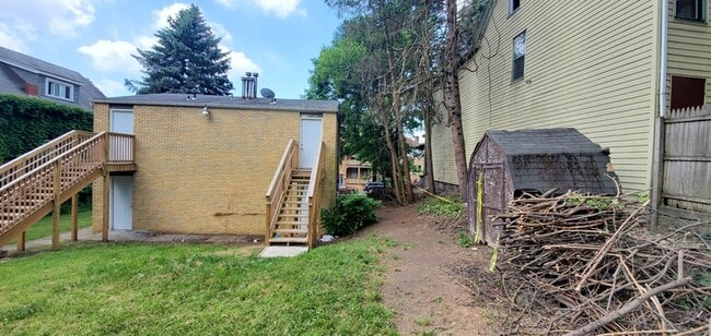 Building Photo - 1023 Wallace Ave