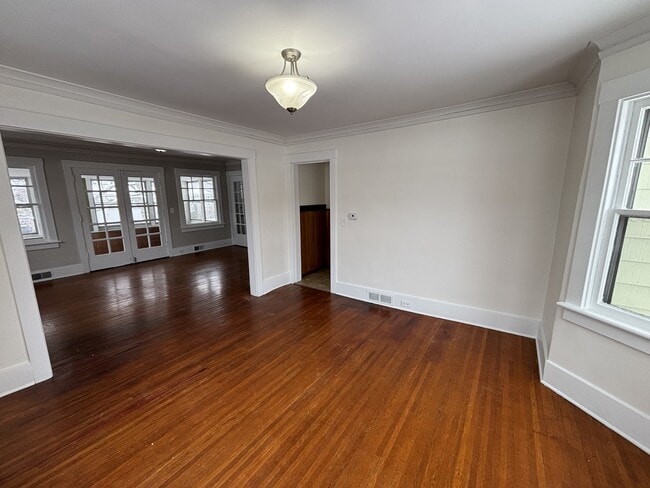 Foto del edificio - 72 Martinot Ave