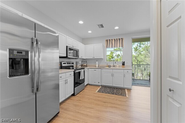 Foto del edificio - 8217 Parkstone Pl