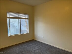 Building Photo - 191 Tayman Park Ave