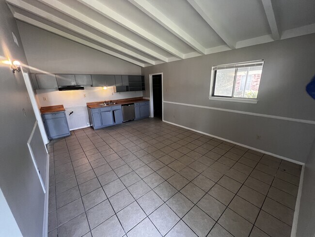 Building Photo - 4523 Lawrence Rd