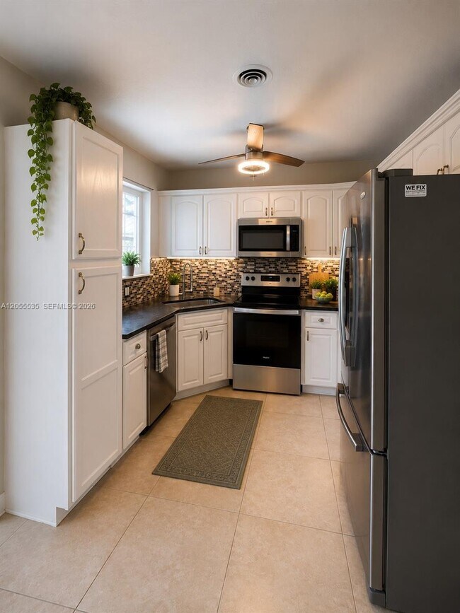 Foto del edificio - 3171 SW 23rd St