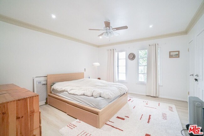 Foto del edificio - 5139 Marathon St