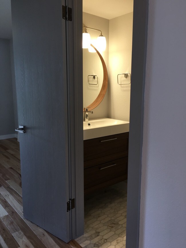 Foto del edificio - 2924 Ross Drive, Unit H23