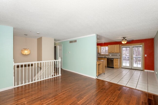 Foto del edificio - Massive Yard & Quiet Neighborhood