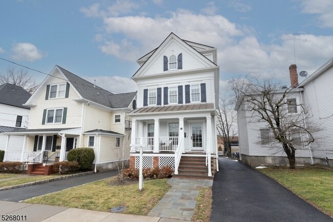 Front Exterior - 119 Washington St