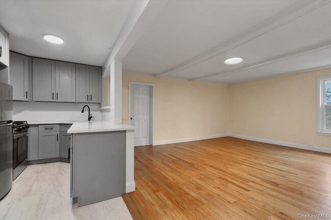 Building Photo - 116 Corlies Ave