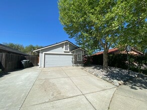 Building Photo - 8605 Willow Vista Ct