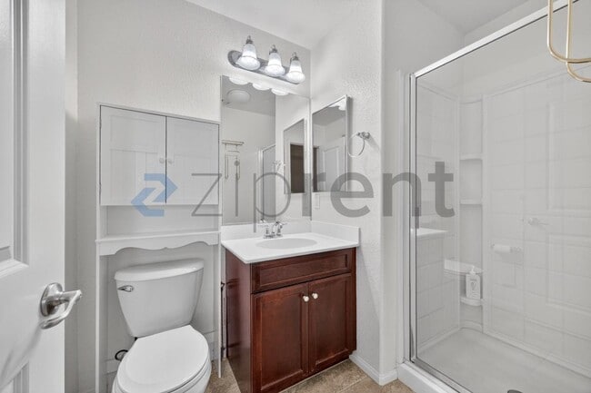 Building Photo - 1836 Olive Green St