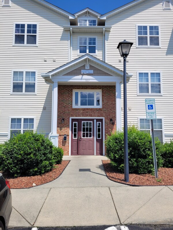 Foto principal - 9809 Hyde Glen Ct