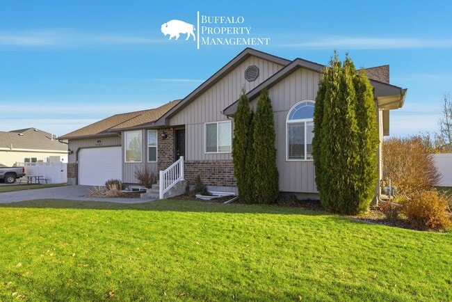 Foto del edificio - Charming 4-Bedroom Home for Rent in Ammon, ID!