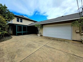 Building Photo - 272 Halenani Dr