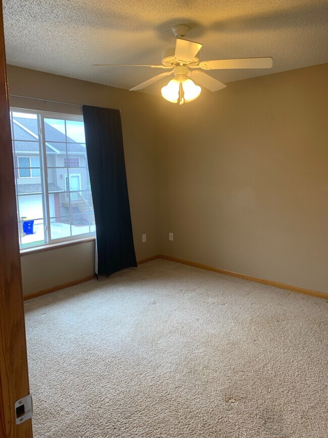 Foto del edificio - 1425 Hayden Ln