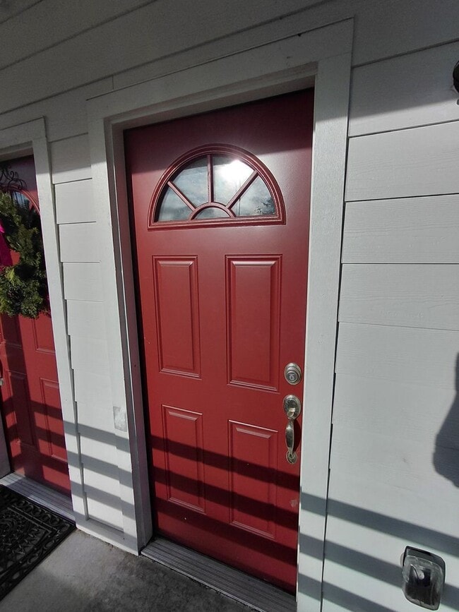 Photo - Cozy updated 1 bedroom with rooftop deck House