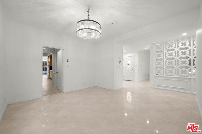 Building Photo - 8704 Gregory Wy