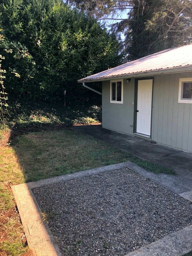 Primary Photo - 609 Crestview Dr