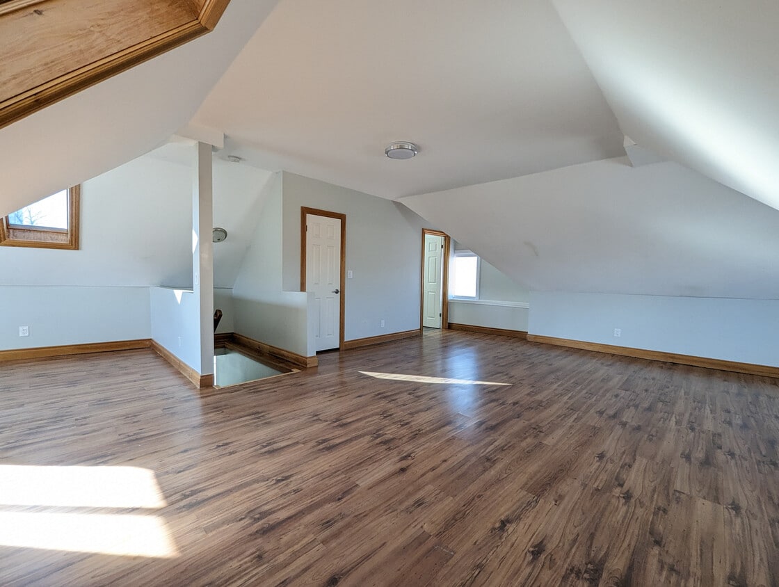 Primary Photo - Cool Loft By Kitchener GO Station