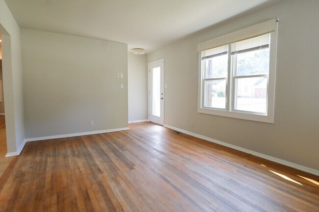 Foto del edificio - 957 E 36th St