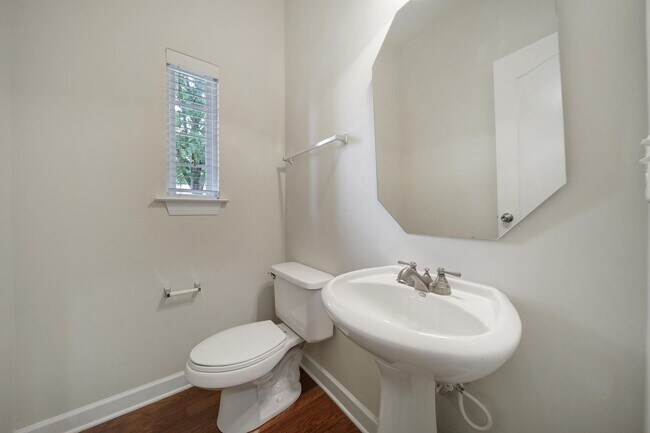 Foto del edificio - Lovely 3 Bed 2.5 Bath Townhome in Blakeny