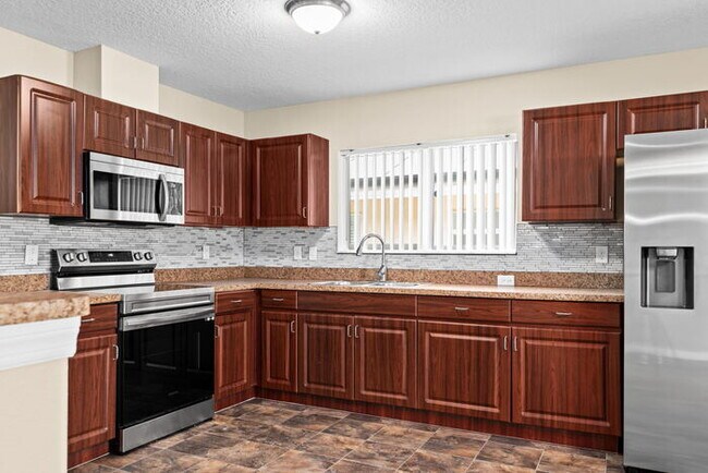 Building Photo - Move-in ready home in Wimauma!