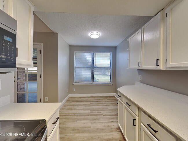Building Photo - 3121 Southwell Ct