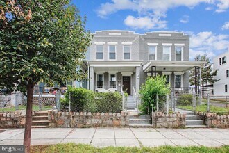Building Photo - 1423 Montello Ave NE