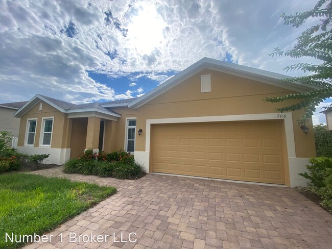 Building Photo - 4 br, 2.5 bath House - 706 Cavan Drive
