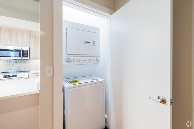 2 habitaciones, 2 baños - 994 pies cuadrados - Lavandería - 2 E Broad St