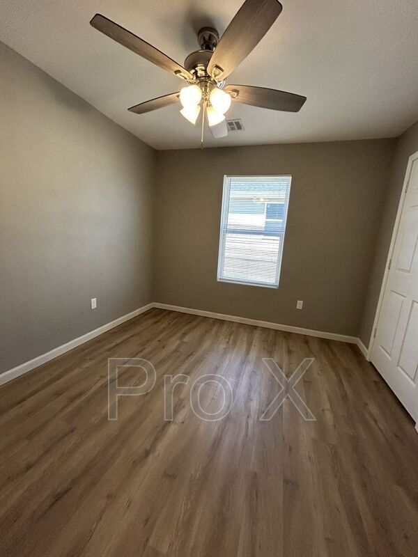 Foto del edificio - 712 Columbus St