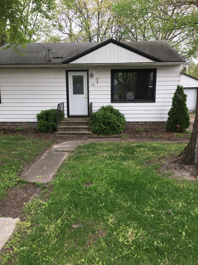 Primary Photo - 171 W Main St