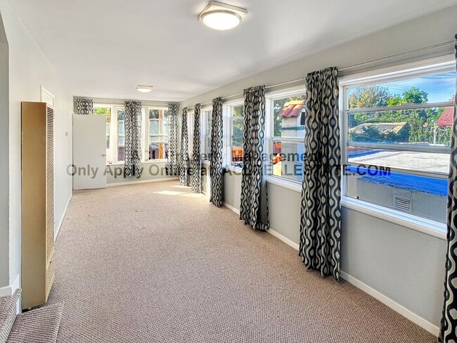 Foto del edificio - Charming & Affordable 1 Bedroom Home Acros...
