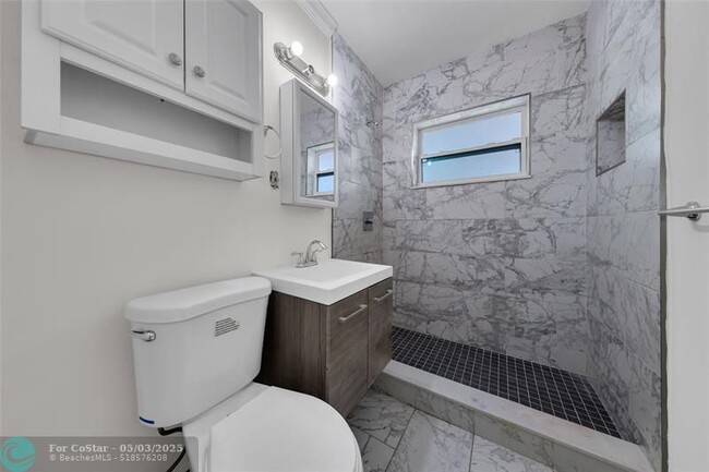 Foto del edificio - 235 NE 24th Ave