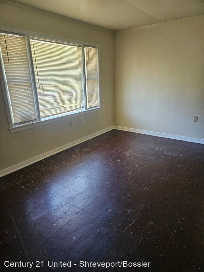 Building Photo - 2 br, 1 bath House - 2647 Olive St.