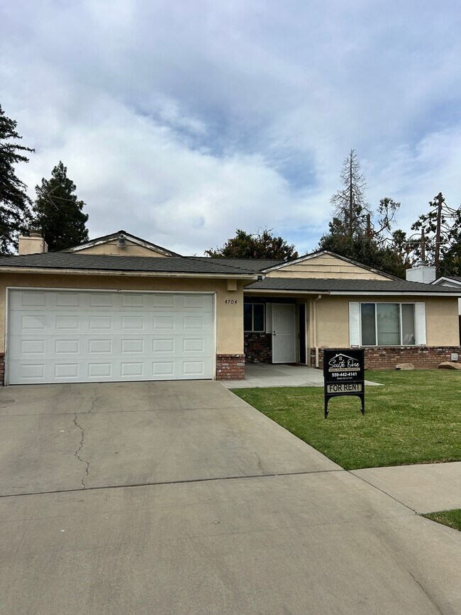 Building Photo - Single Family Home