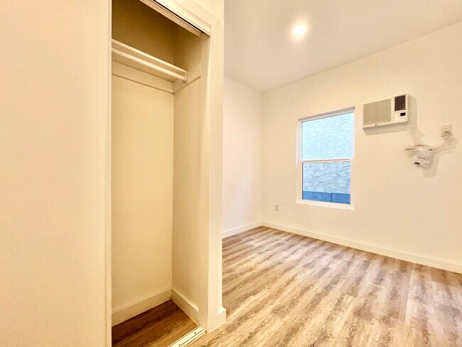 Foto del edificio - 1411 S Burlington Ave